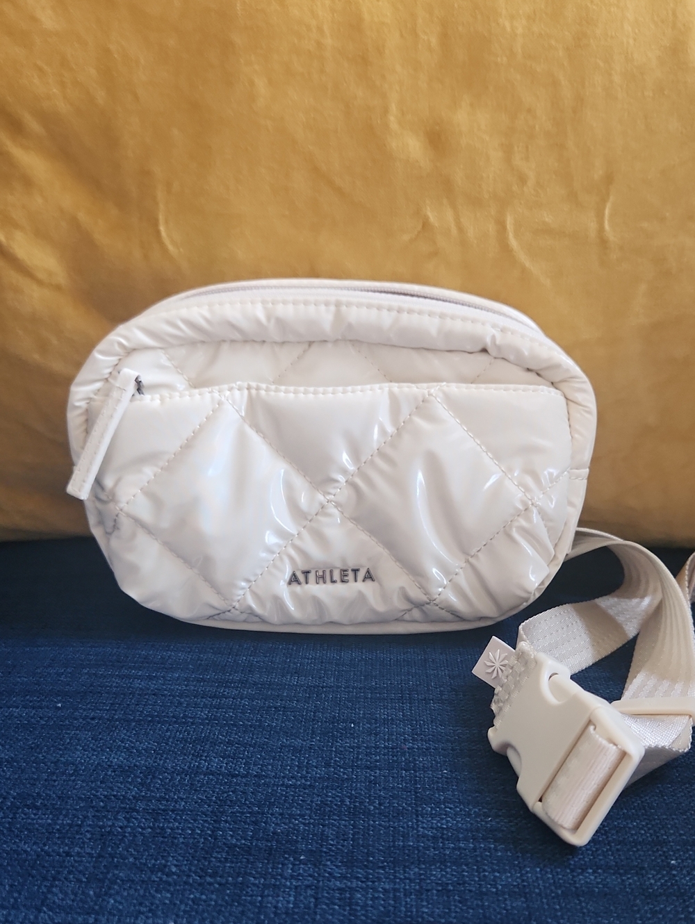 Athleta All About SHINE Puff Off-White Quilted Crossbody Belt Bag